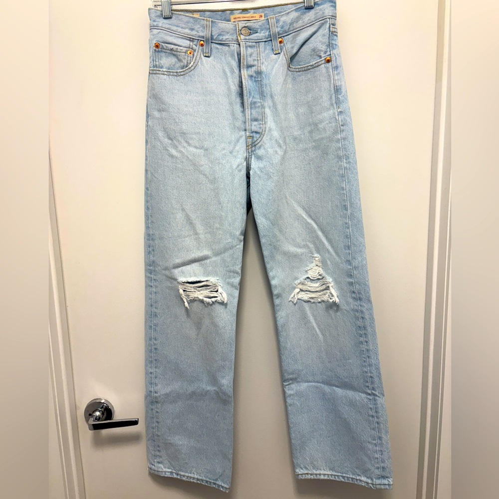 Levi Ribcage Straight Ankle sz 26 Light Wash